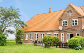 Gorgeous Home In Bredebro With Wifi